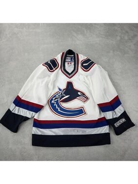 Vintage Vancouver Canucks Youth Size Small/Medium Hockey Jersey